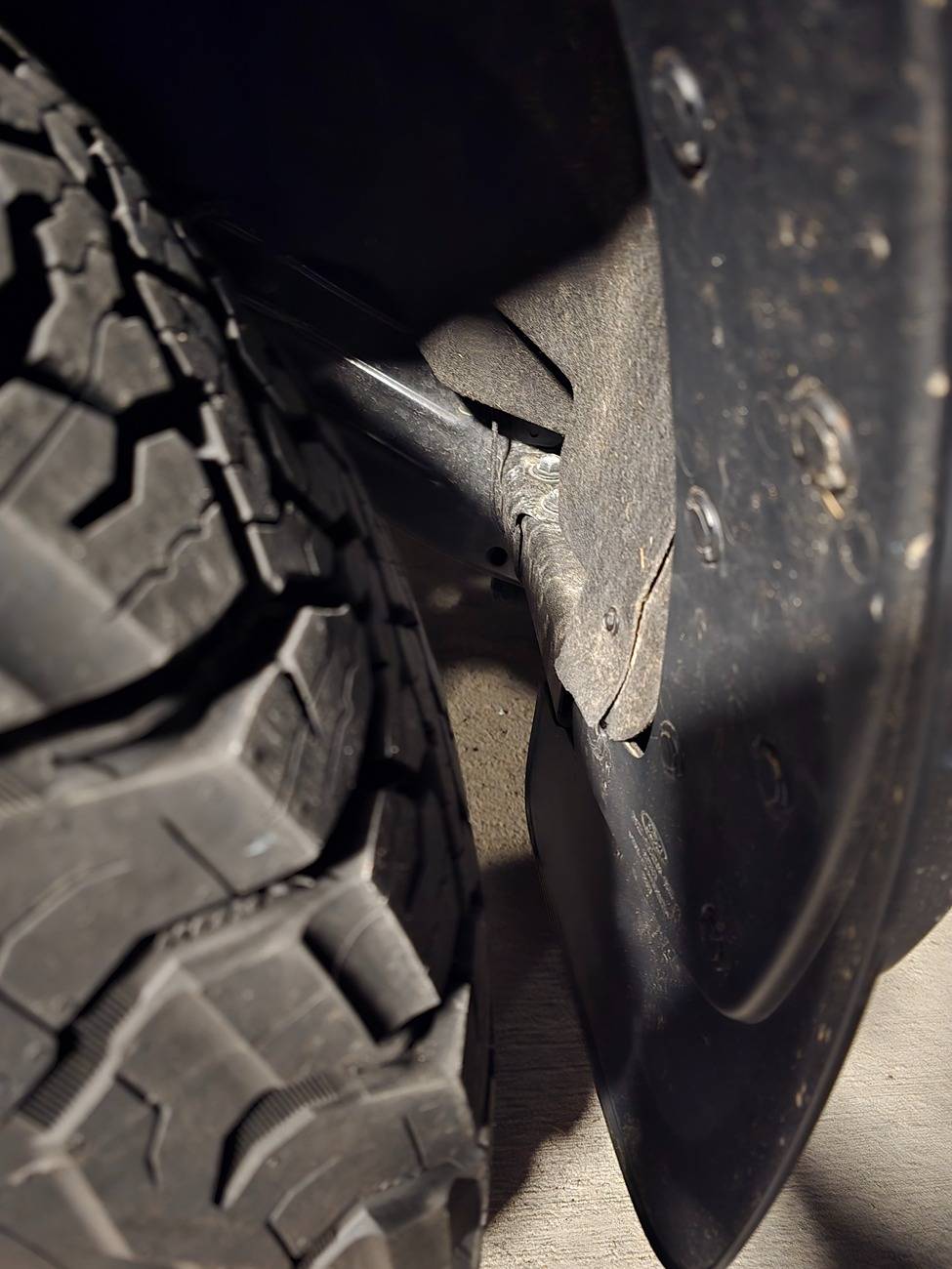 Ford Ranger Wheel wheel liner edge scraping? 1000091203