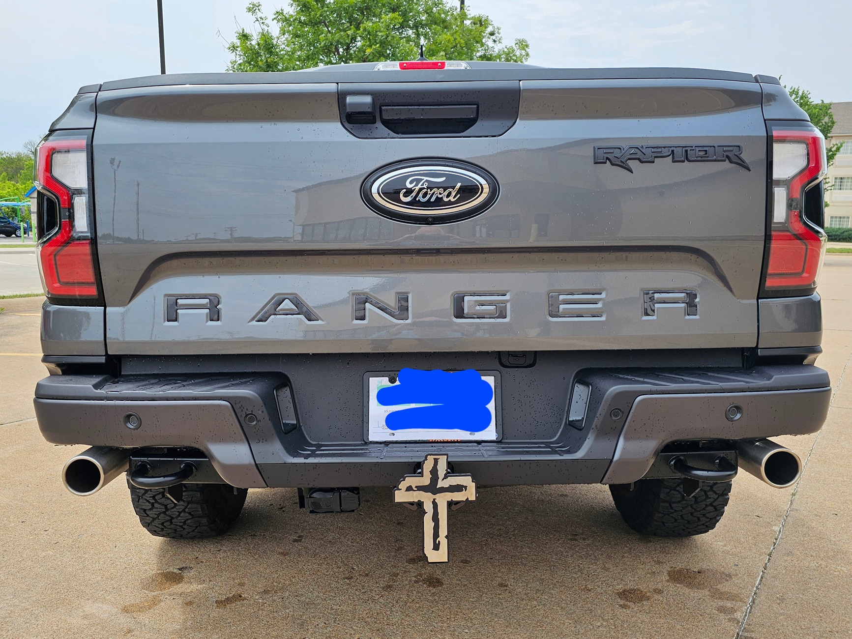 Ford Ranger Warning: Tailgate Letters from previous generation Ranger does not fit 20240420_130923