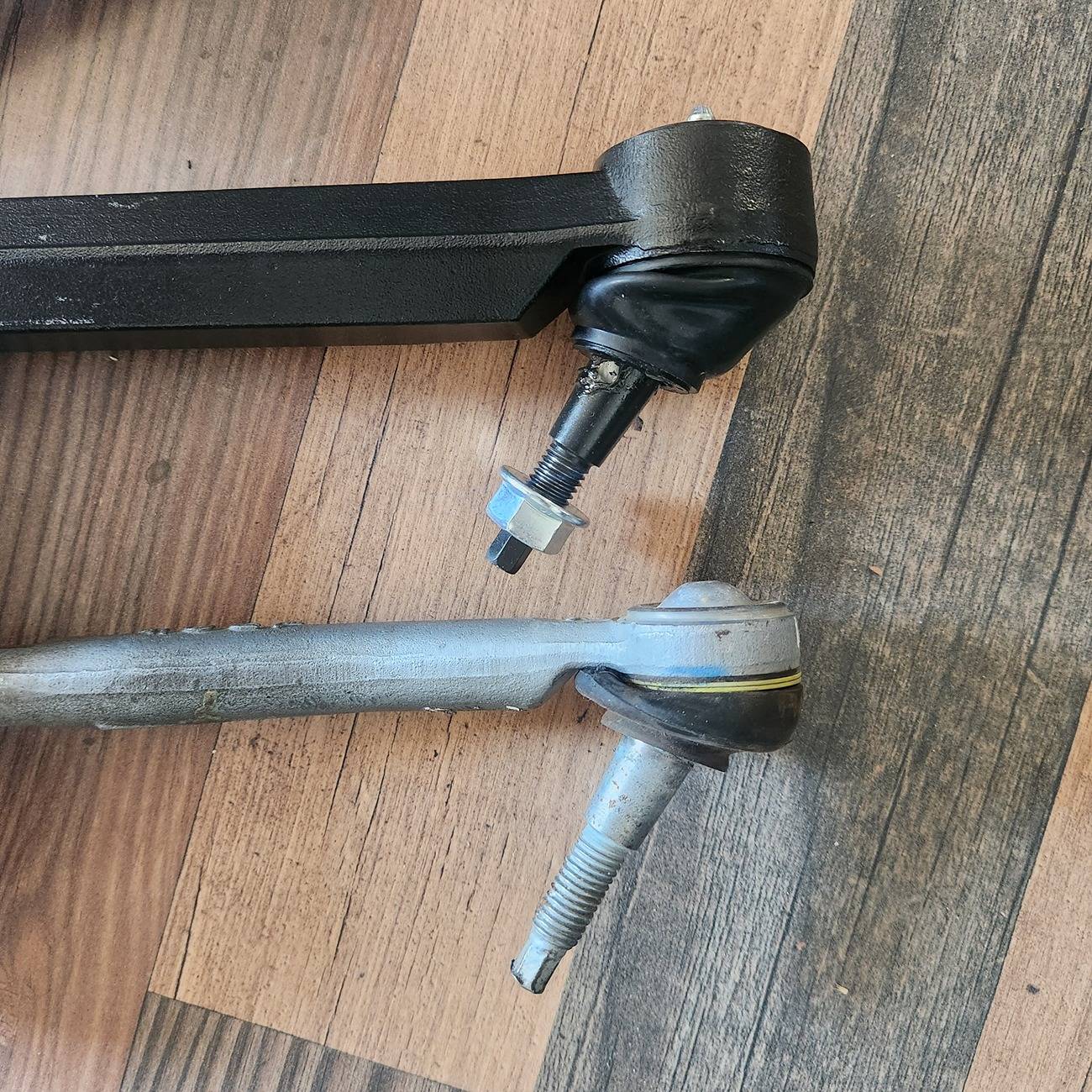 Ford Ranger Heavy Duty Tie Rods upgrade (Rough Country) vs. OEM Ranger Raptor 20240709_102106