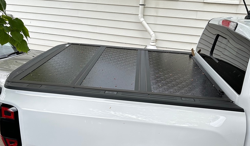 Realtruck Gator EFX Hard Tonneau Cover installed on Ranger Raptor ...